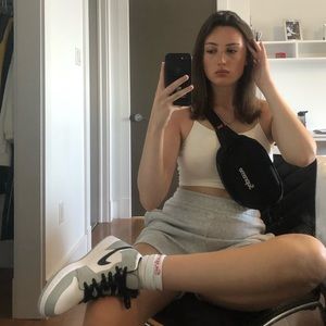 Meet your posher, Molly